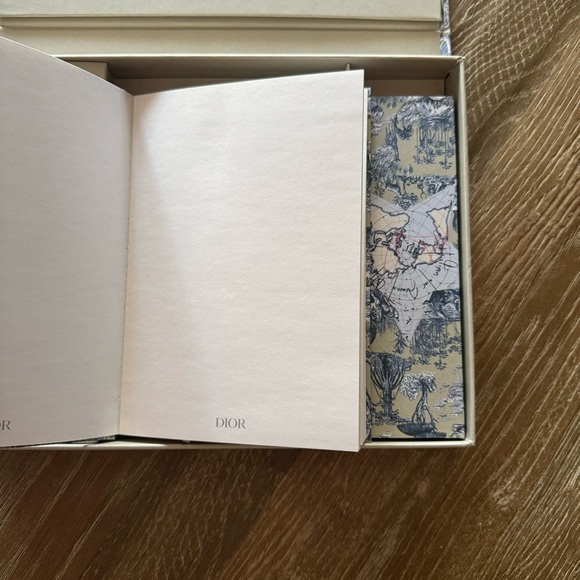 Dior Journal Set - Picture 6 of 7